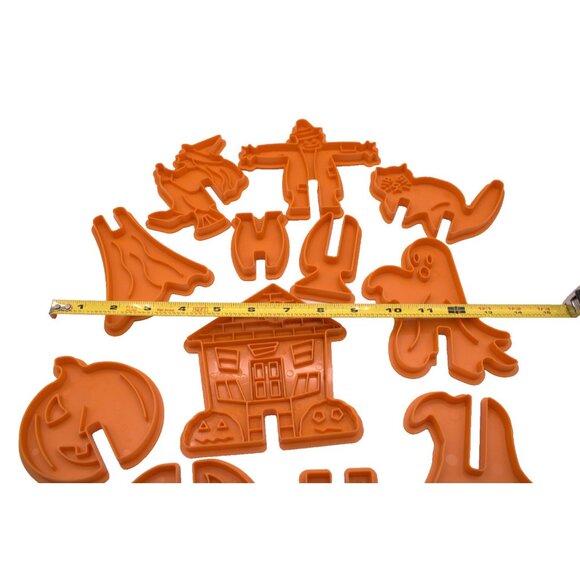 Nordic Ware Halloween 3D Cookie Cutter Set Witch Ghost Scarecrow Pumpkin 12 Pcs - Picture 8 of 8
